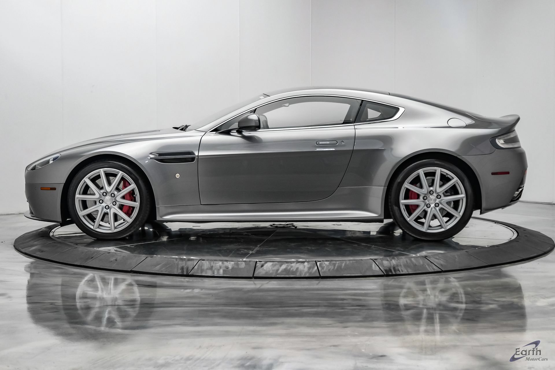 Used 2014 Aston Martin V8 Vantage S RWD image 8