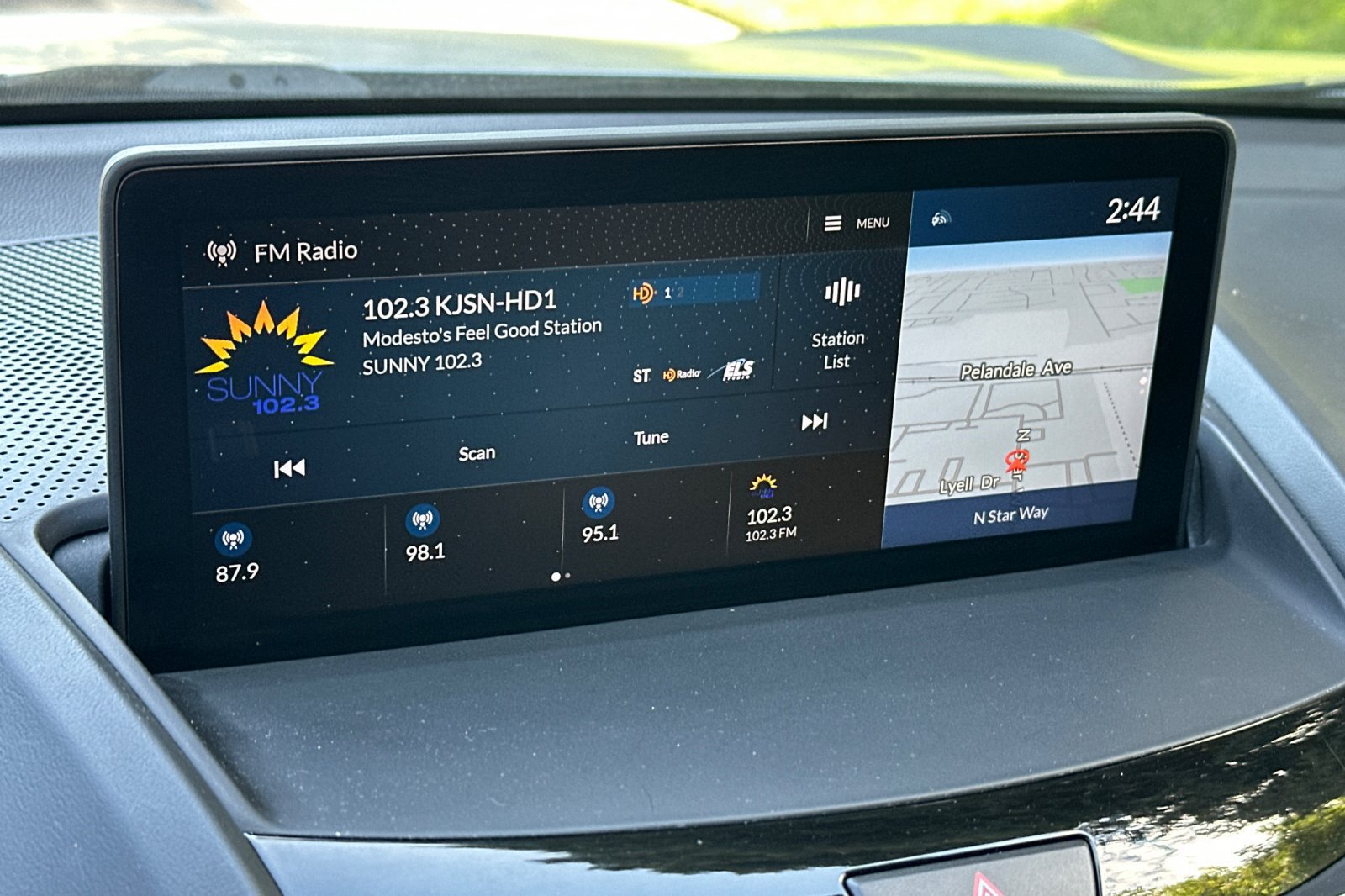 Used 2025 Acura RDX w/ Technology Package AWD/4WD image 15