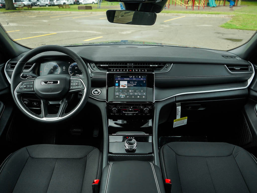 New 2025 Jeep Grand Cherokee Laredo X w/ Luxury Tech Group I image 13