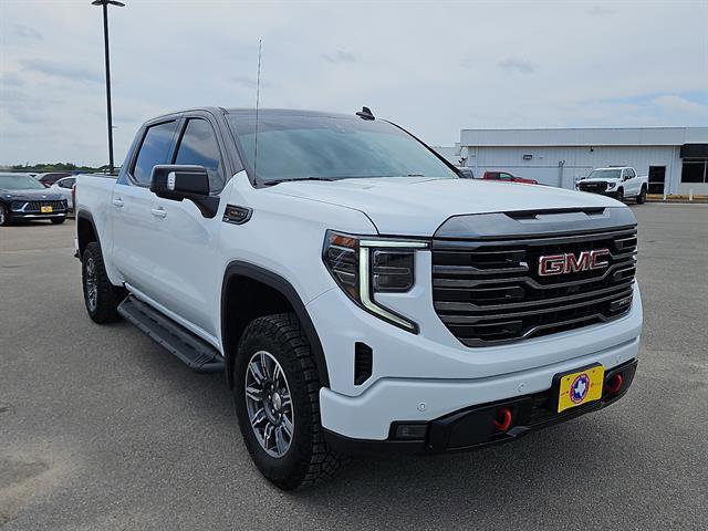 Used 2024 GMC Sierra 1500 AT4 w/ Technology Package image 8