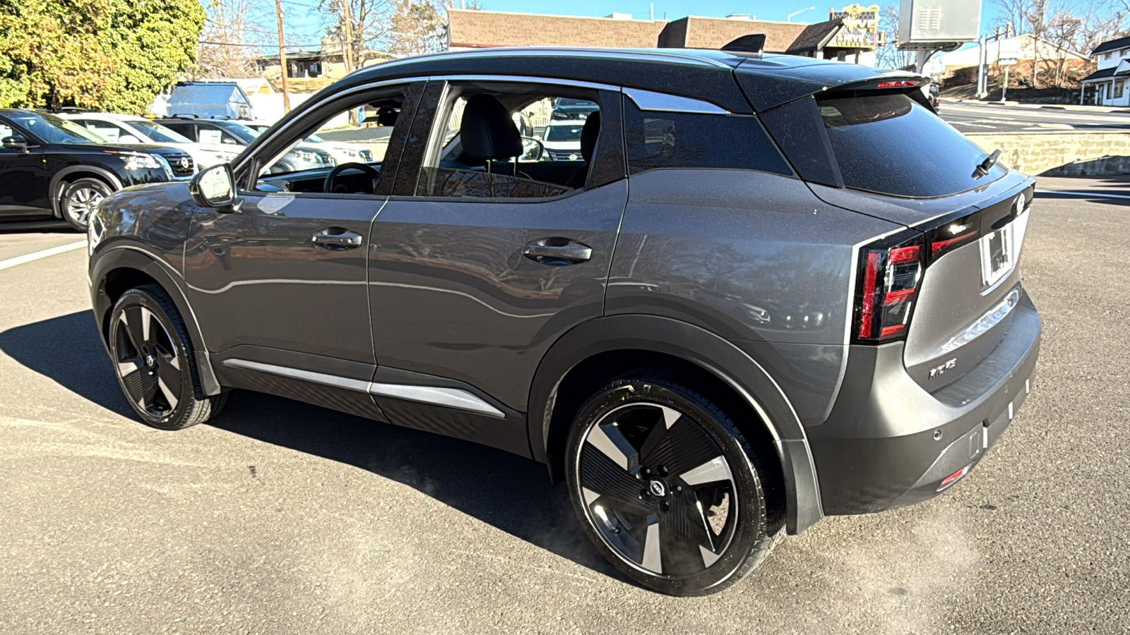 Certified 2025 Nissan Kicks SR image 22