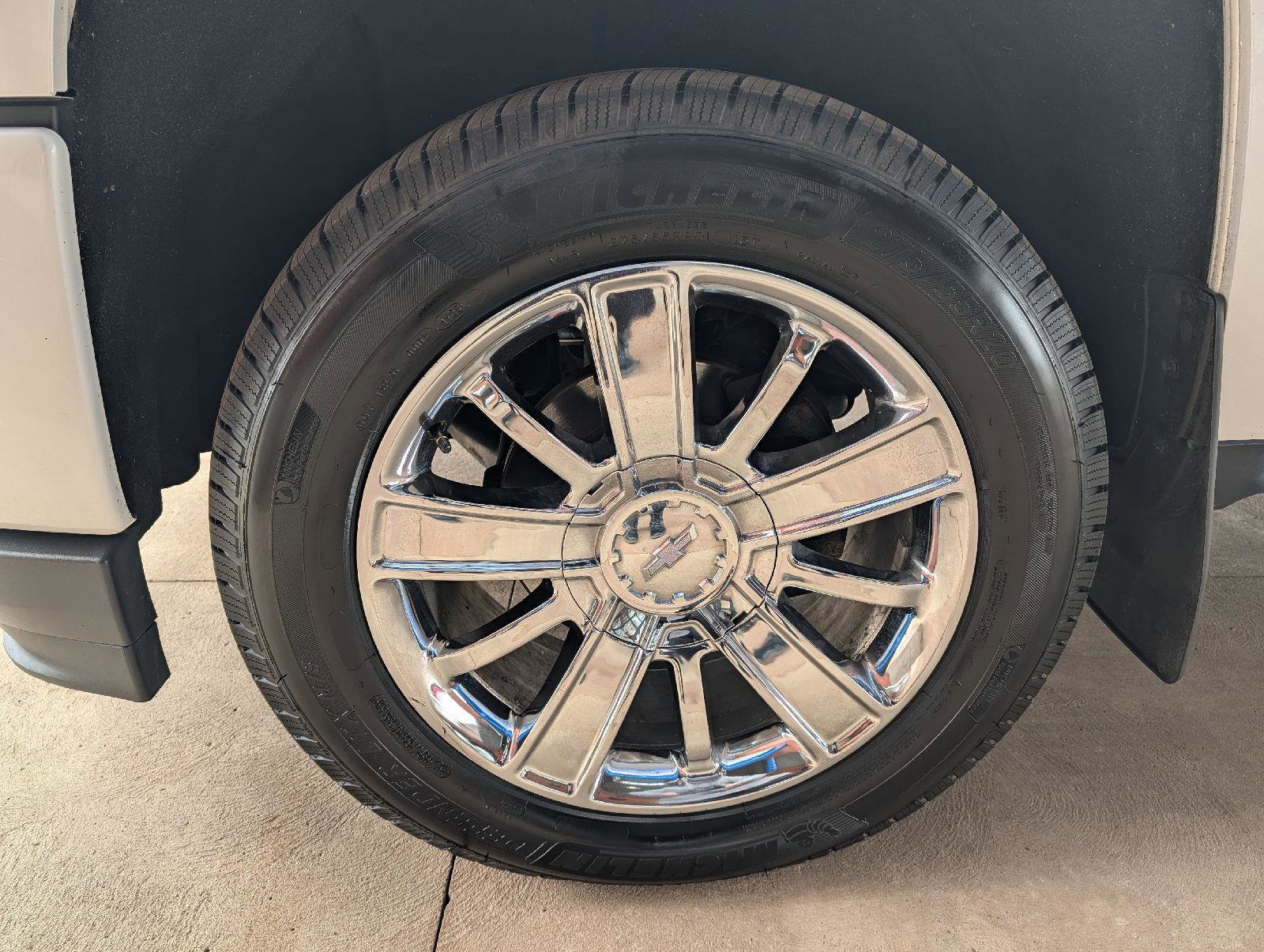 Used 2018 Chevrolet Silverado 1500 High Country image 9