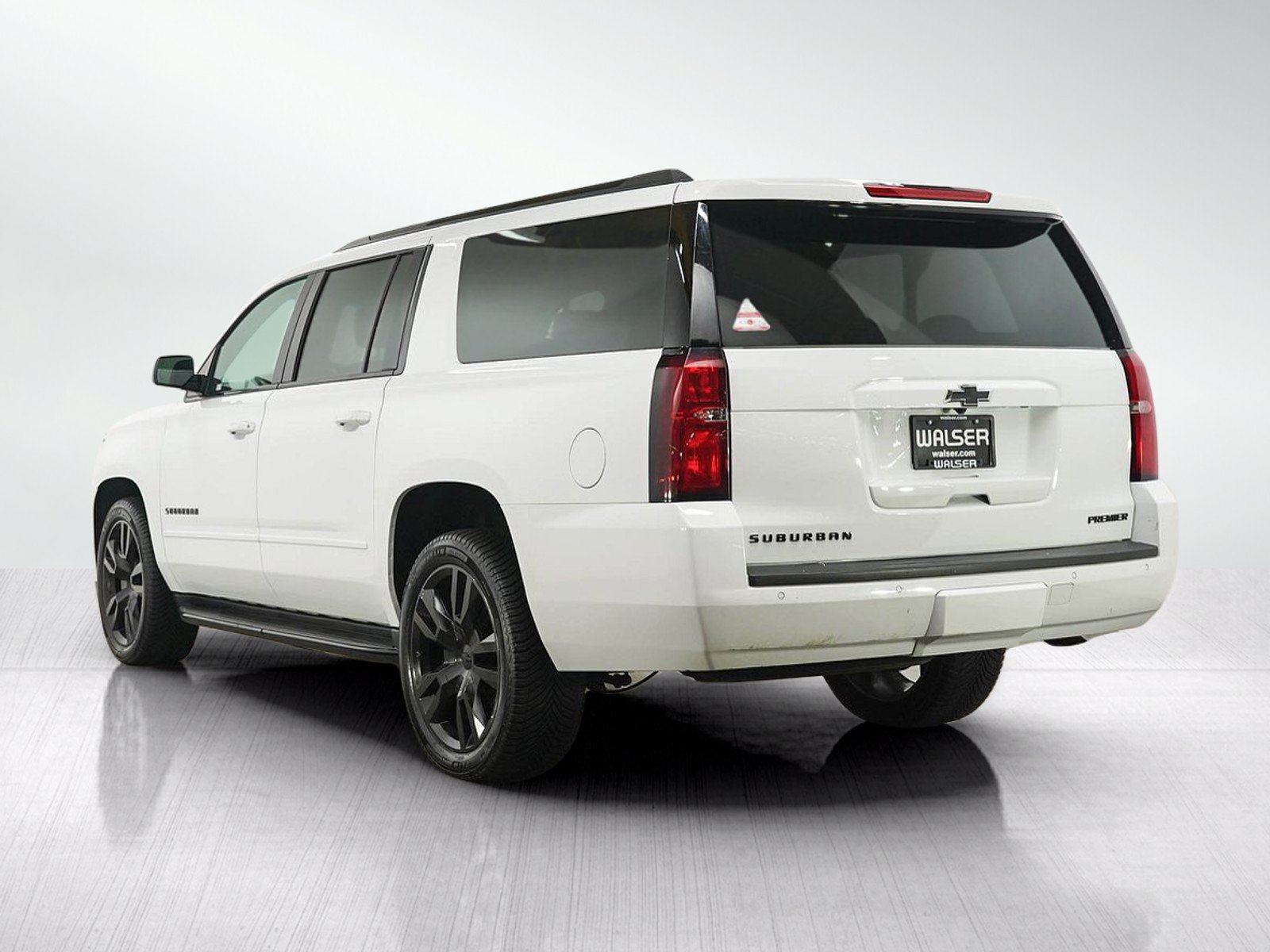 Used 2019 Chevrolet Suburban Premier AWD/4WD image 3