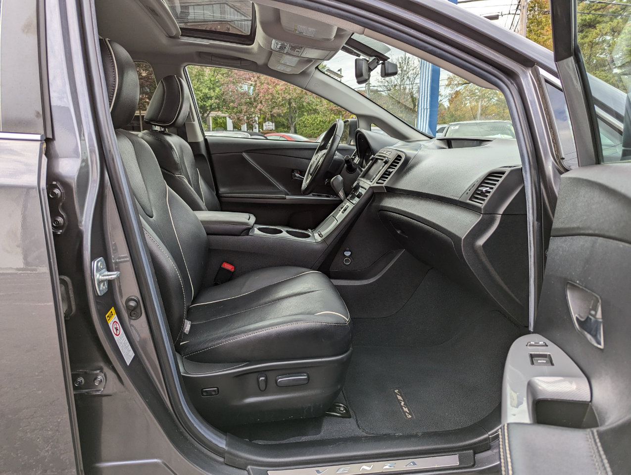 Used 2014 Toyota Venza Limited image 33