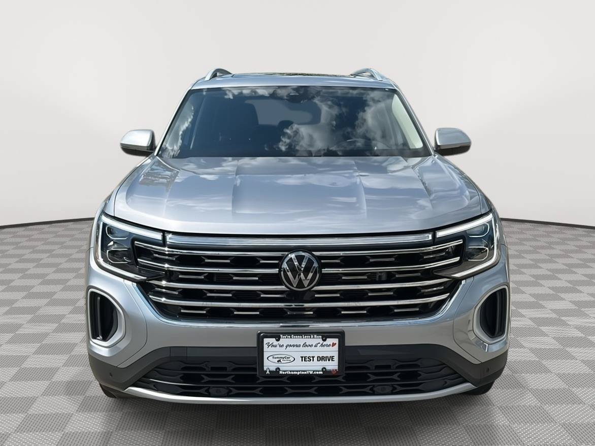 Used 2024 Volkswagen Atlas SEL AWD/4WD image 2