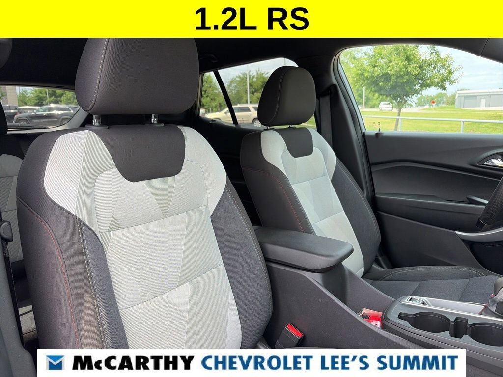 Used 2025 Chevrolet Trax RS w/ Driver Confidence Package FWD image 29