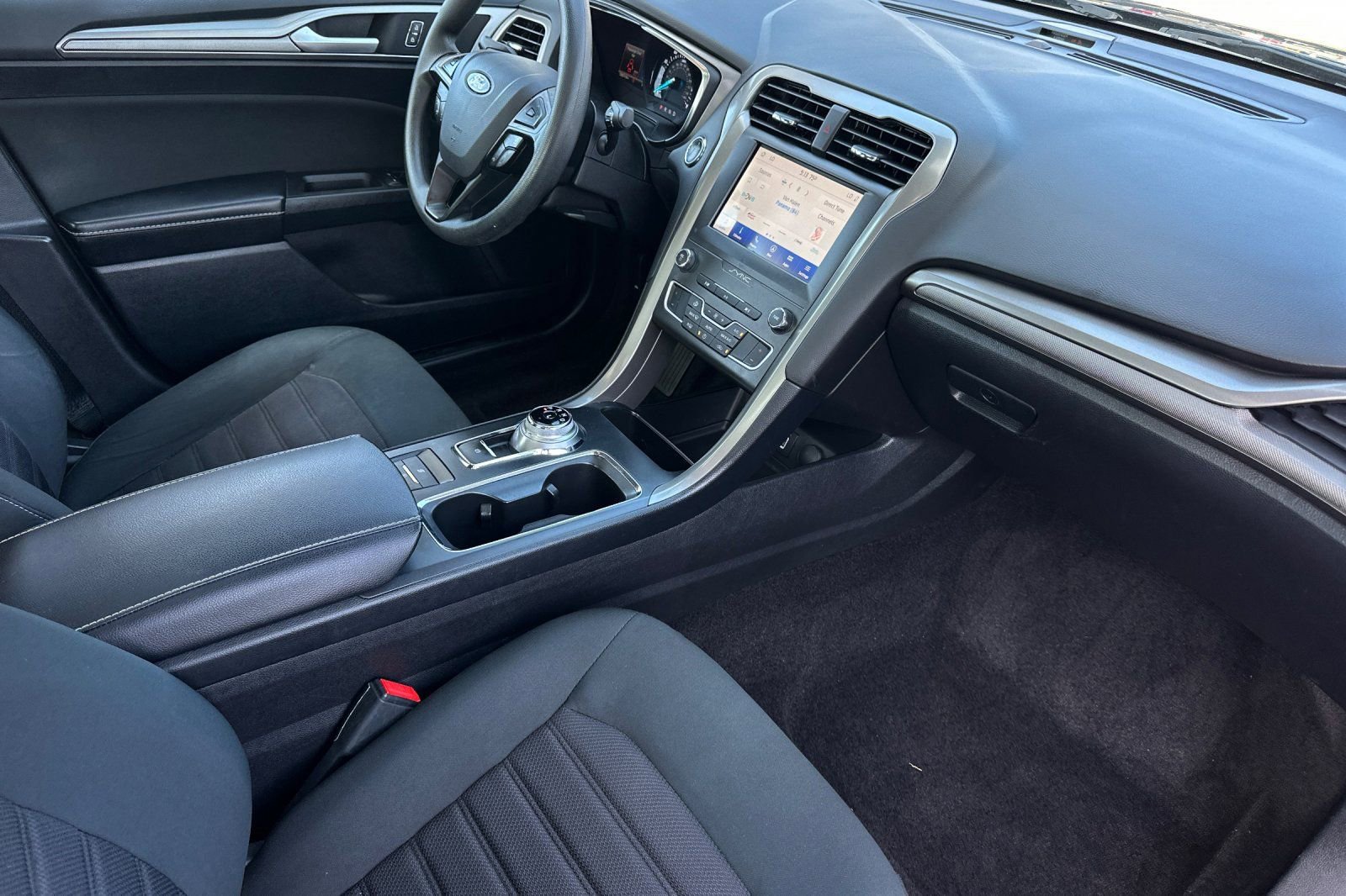 Certified 2020 Ford Fusion SE FWD image 14