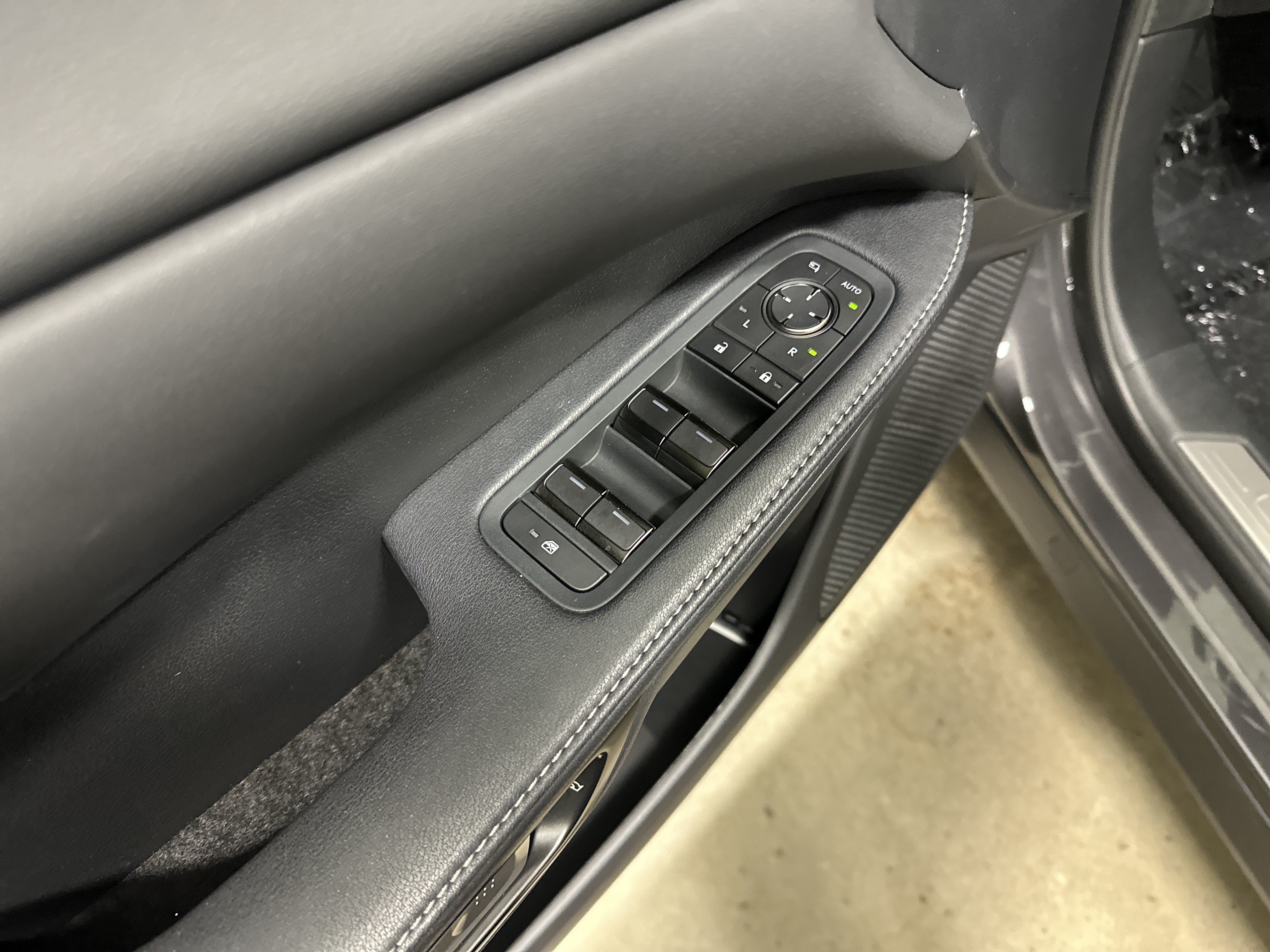 Used 2025 Lexus RX 350 Premium w/ Convenience Package AWD/4WD image 15