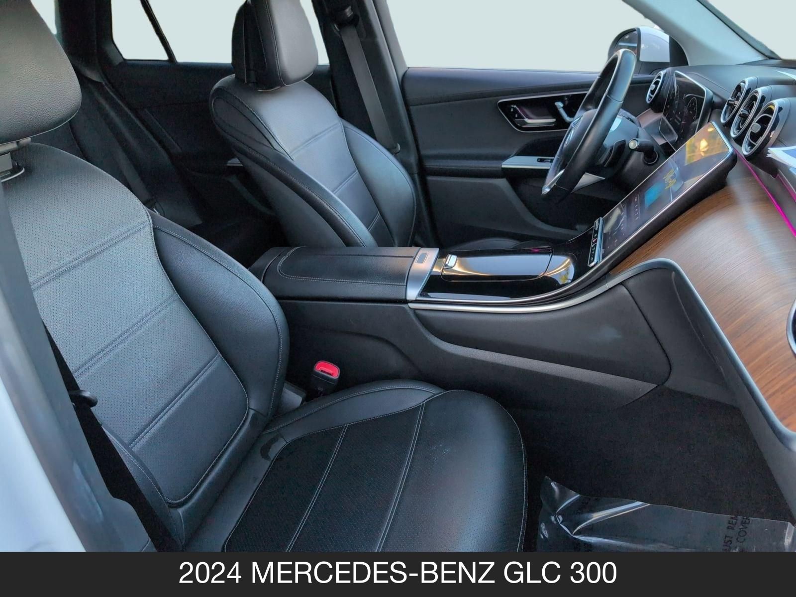 Used 2024 Mercedes-Benz GLC 300 4MATIC image 15