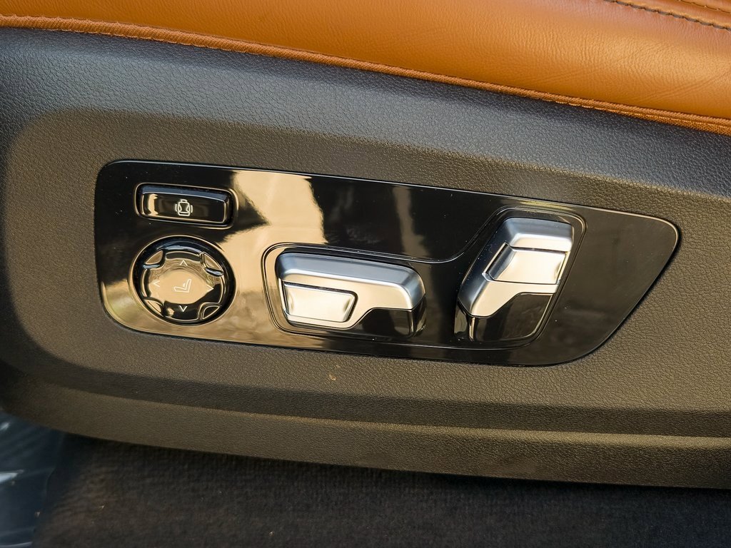 Certified 2022 BMW X7 M50i image 11