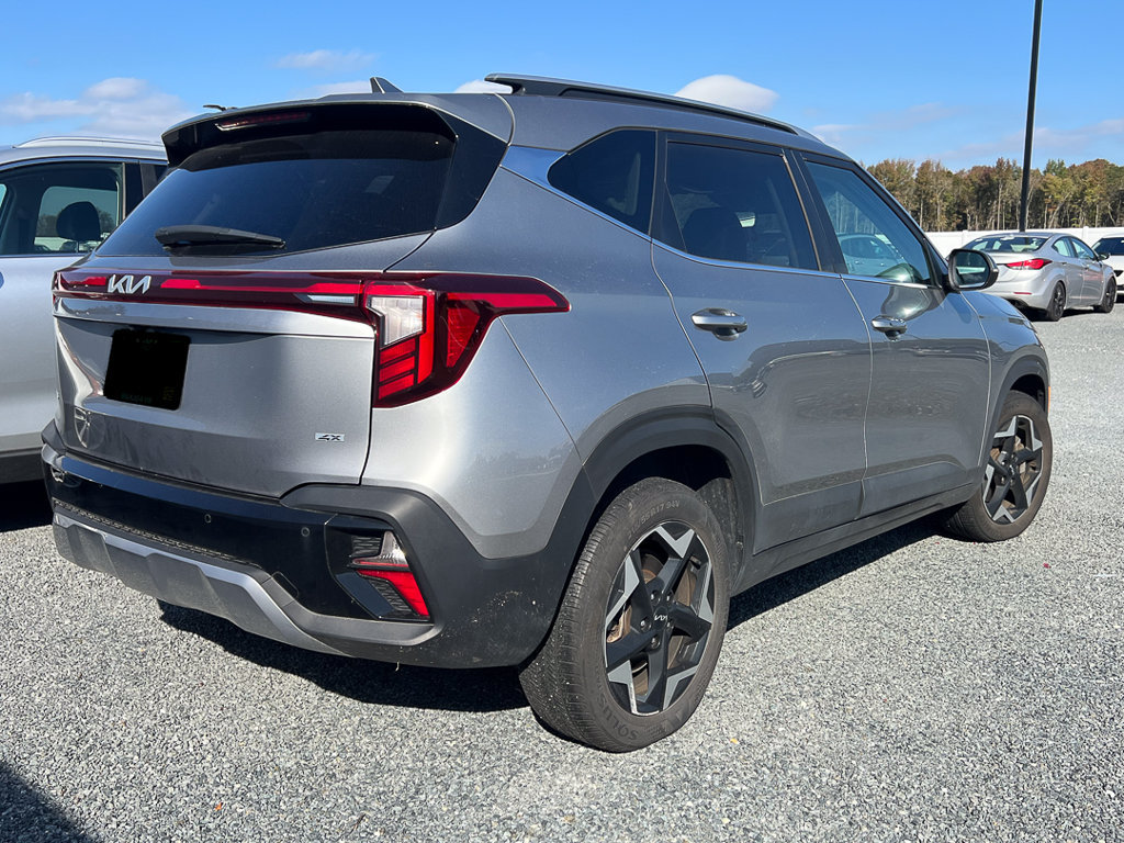 Used 2025 Kia Seltos EX w/ EX Sunroof Package AWD/4WD image 6