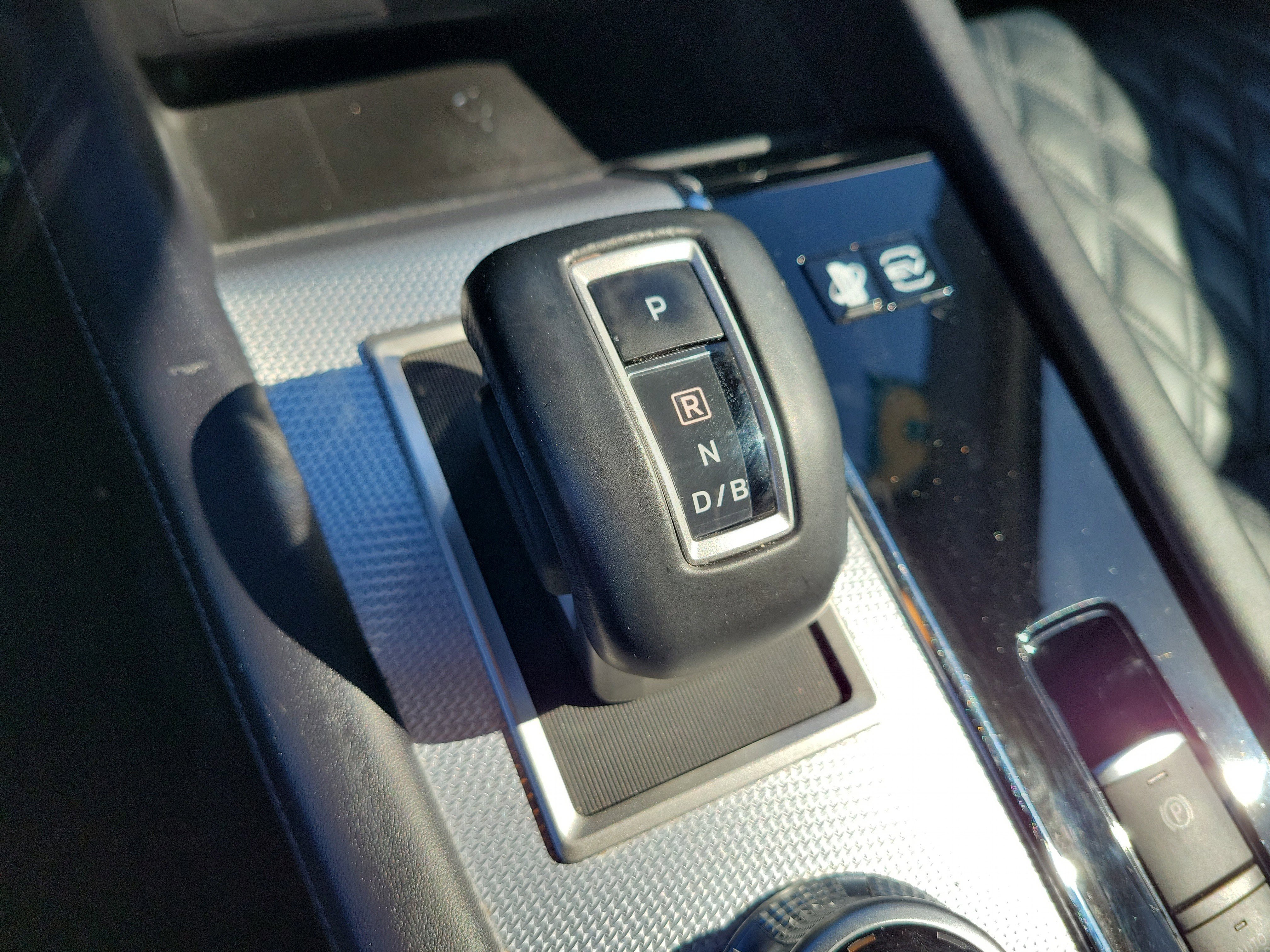 Used 2023 Mitsubishi Outlander SEL image 30