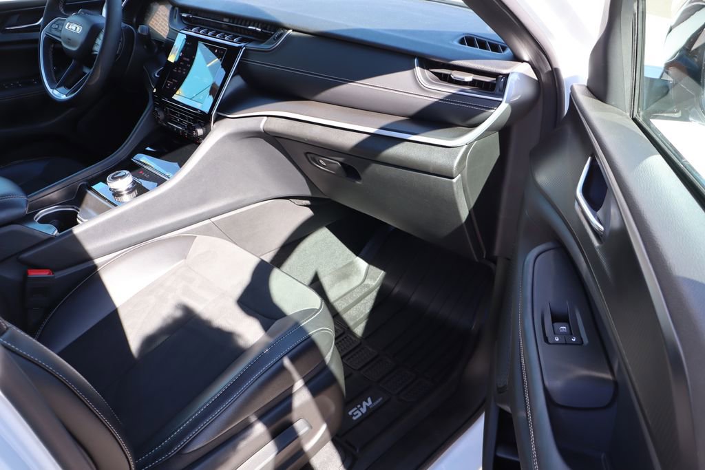 Used 2024 Jeep Grand Cherokee L Altitude image 47