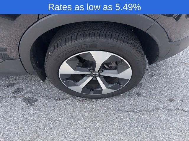 Used 2025 Volvo XC40 B5 Plus w/ Climate Package image 17