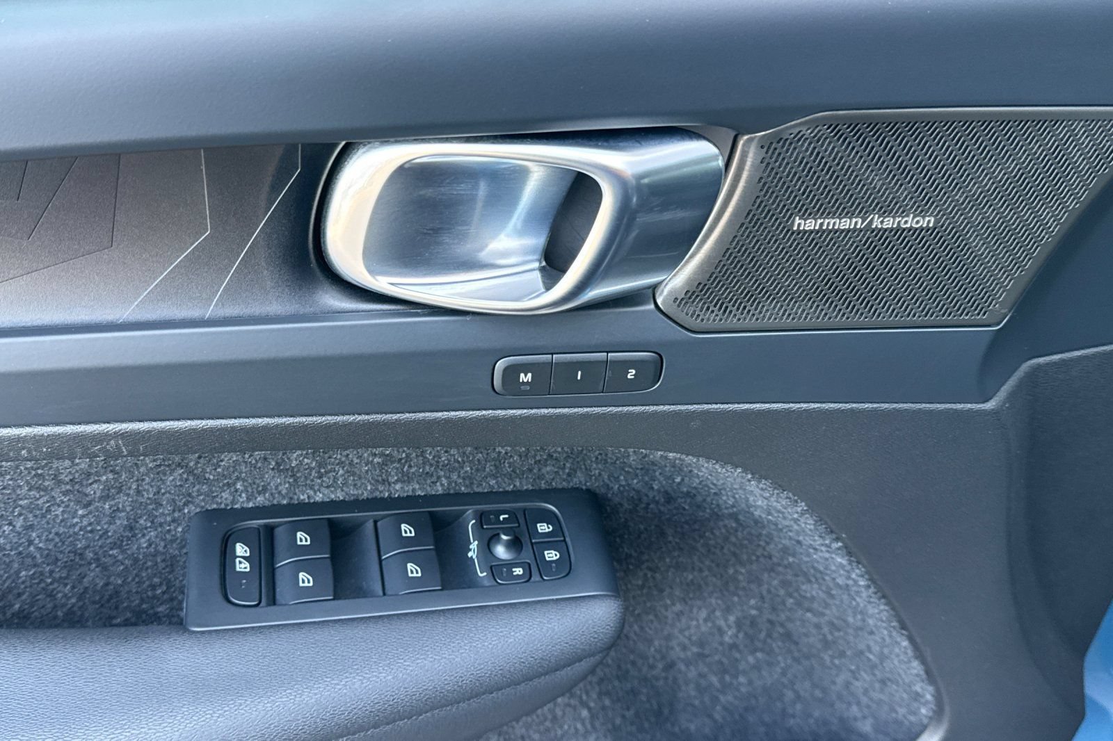 Used 2023 Volvo XC40 Recharge Ultimate AWD/4WD image 10