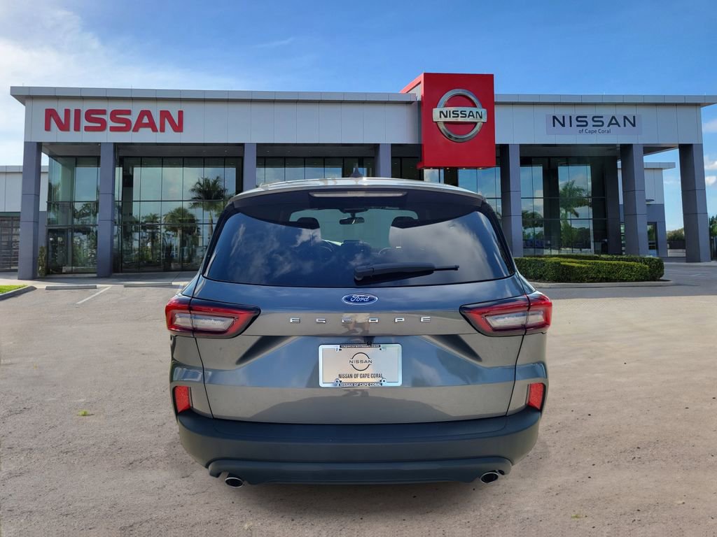 Used 2025 Ford Escape ST-Line image 6