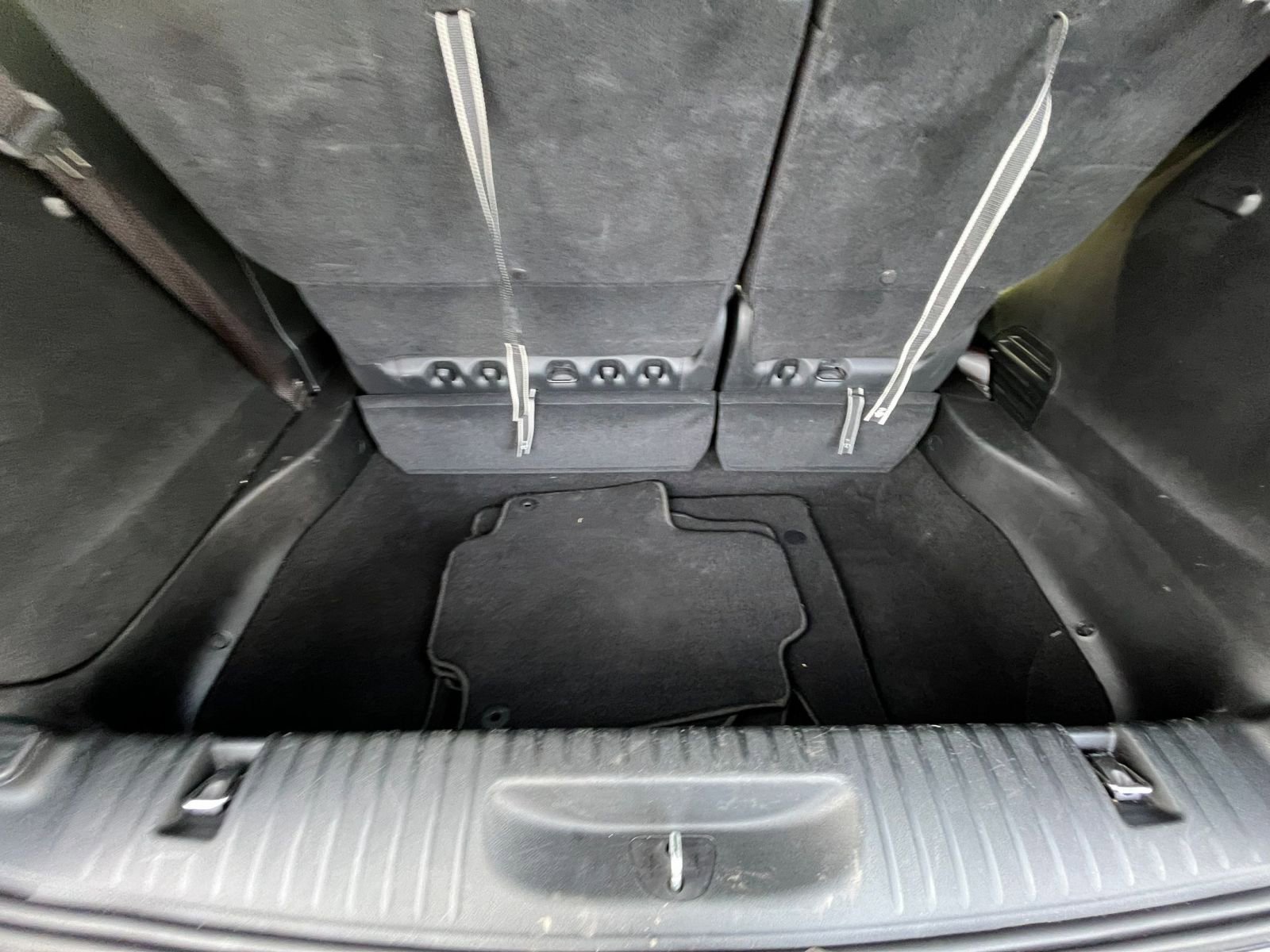 Used 2025 Chrysler Pacifica Limited image 36