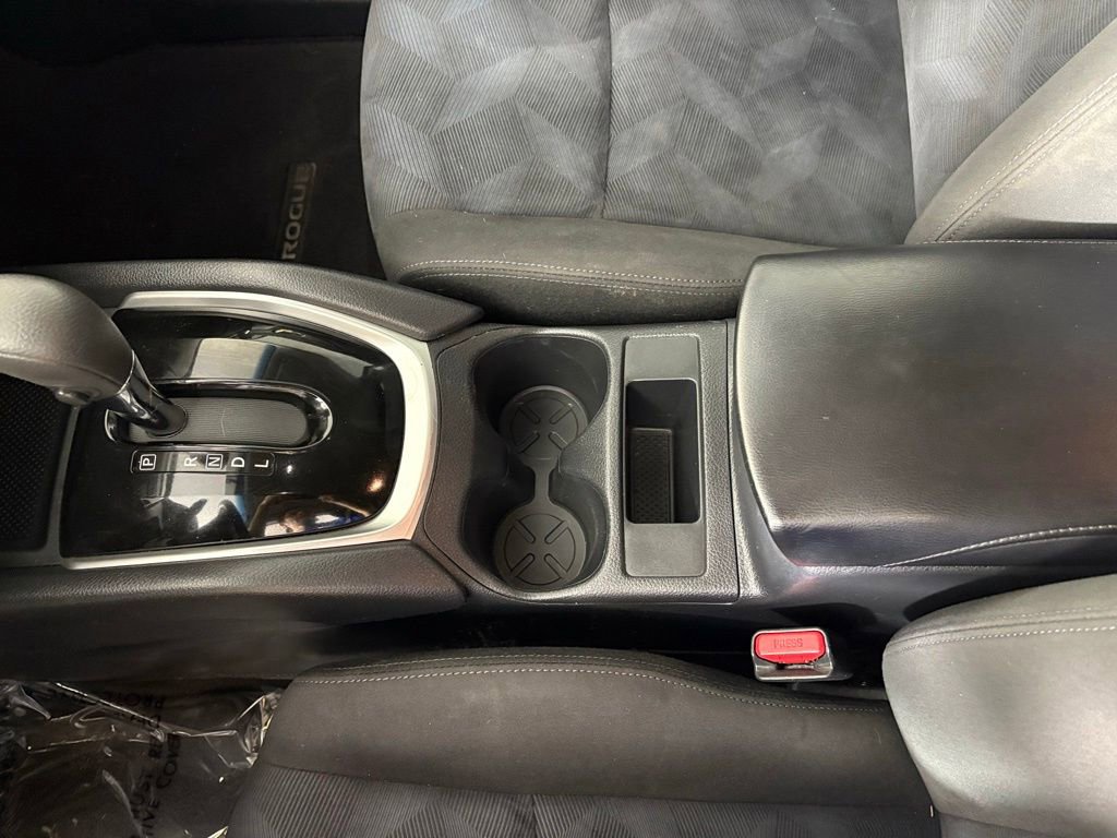 Used 2015 Nissan Rogue S image 29