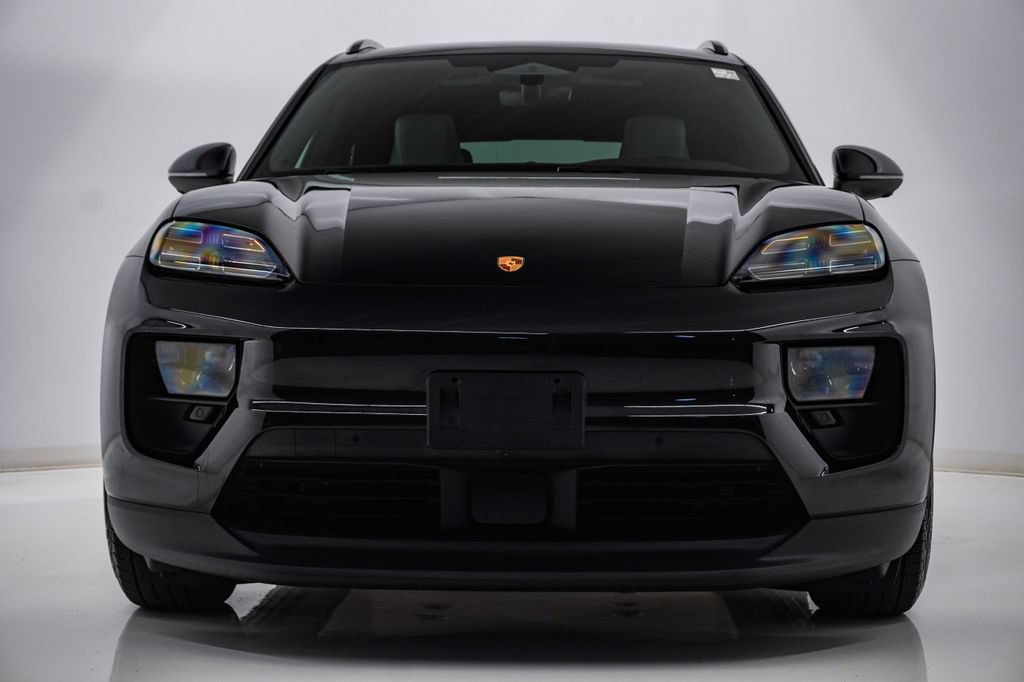 Certified 2025 Porsche Macan 4S Electric AWD/4WD image 6
