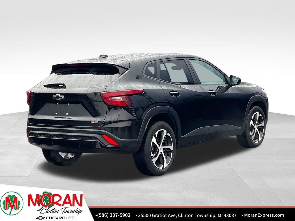 Certified 2024 Chevrolet Trax RS w/ Driver Confidence Package image 5