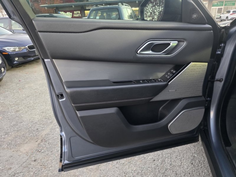 Used 2020 Land Rover Range Rover Velar R-Dynamic S image 9