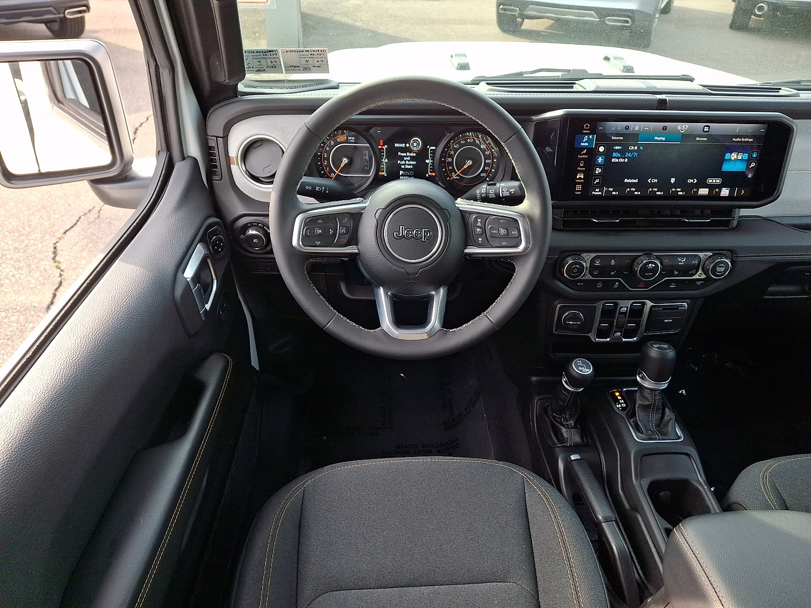 Used 2025 Jeep Wrangler Unlimited Sahara AWD/4WD image 11