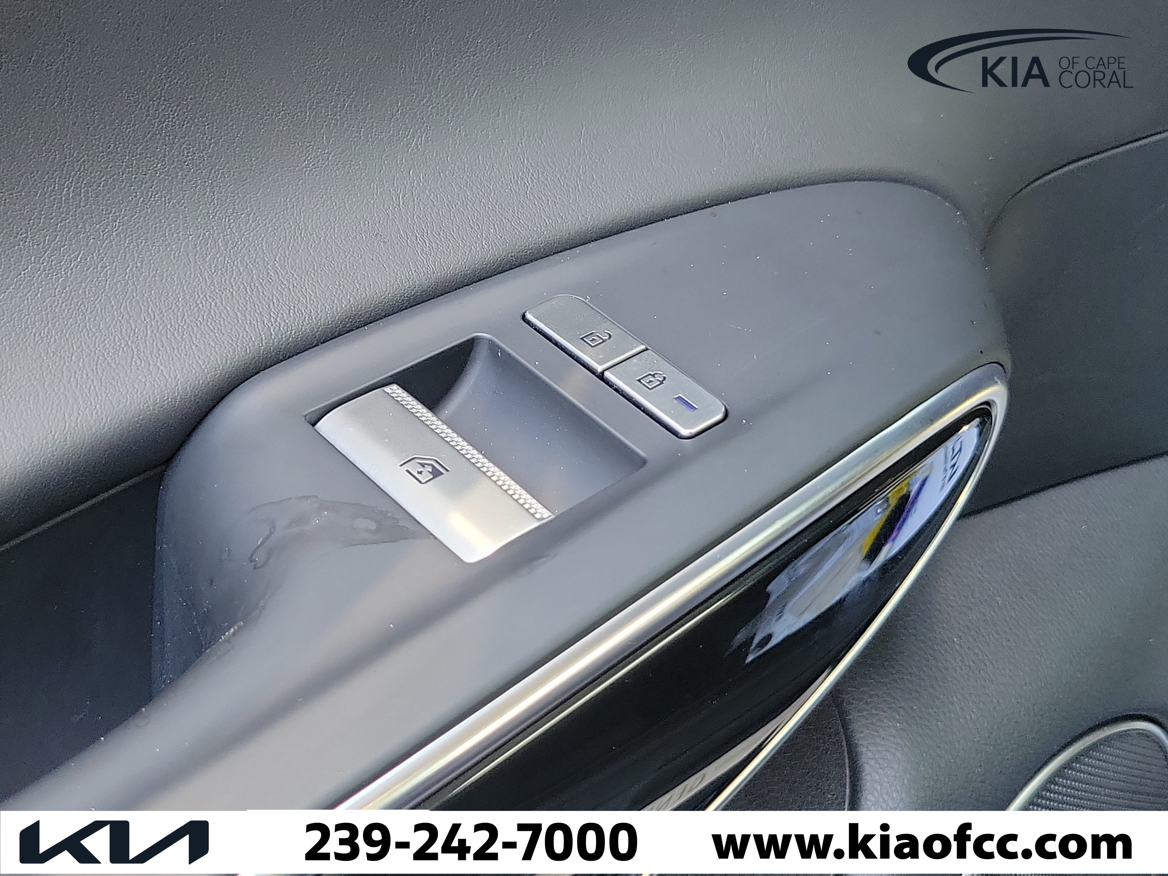 Used 2023 Genesis GV70 2.5T AWD/4WD image 13