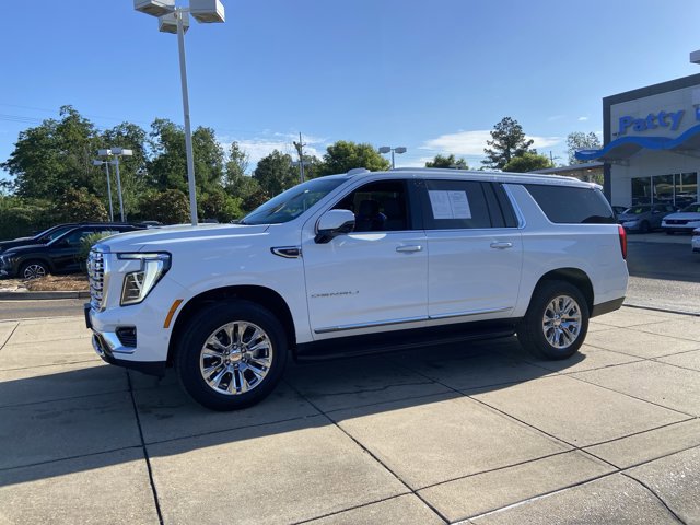 Used 2025 GMC Yukon XL Denali AWD/4WD image 6
