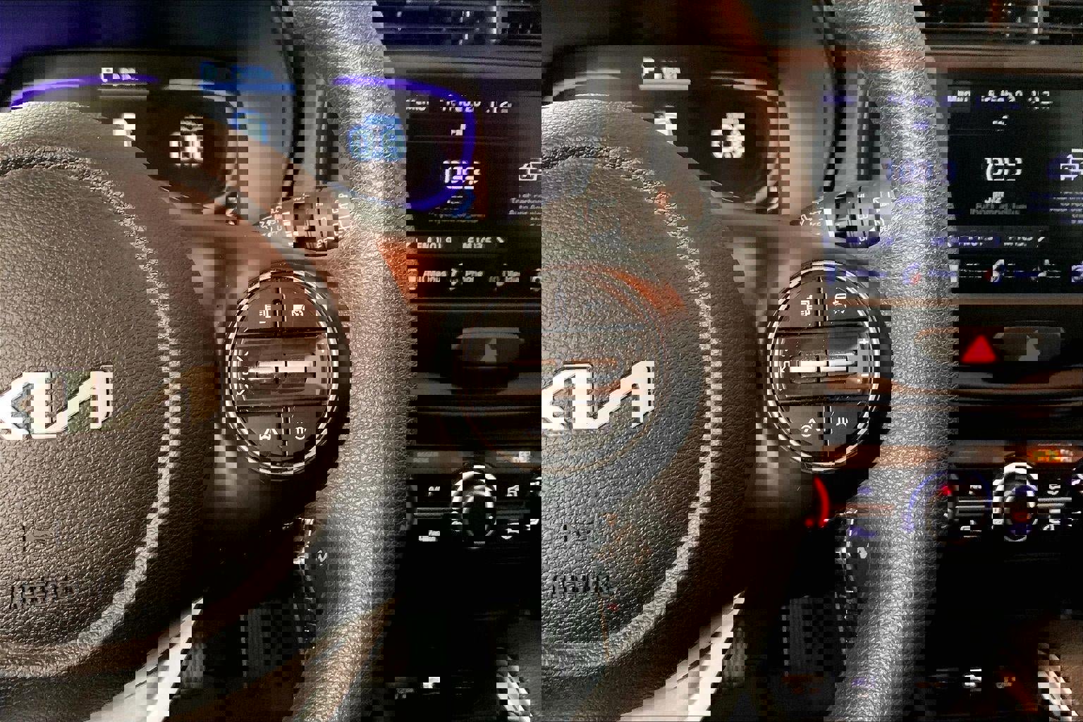 Certified 2025 Kia Soul LX image 19