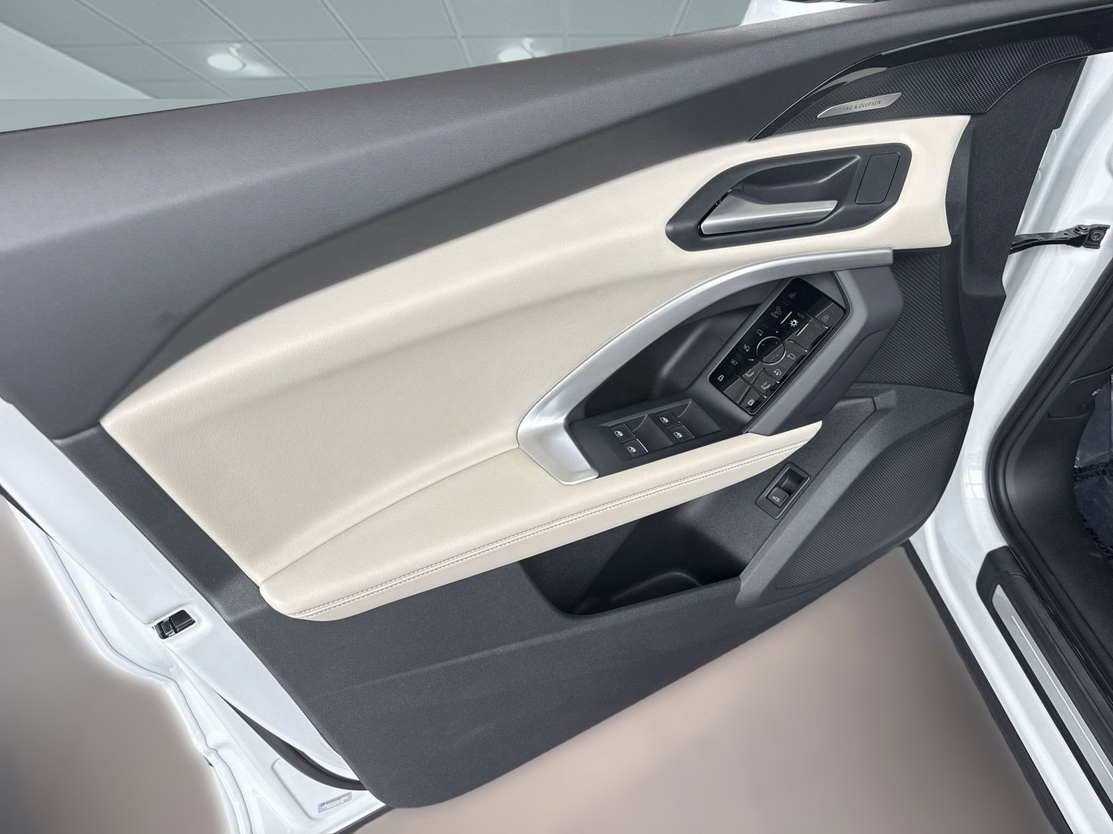 Certified 2025 Audi Q5 Prestige image 12