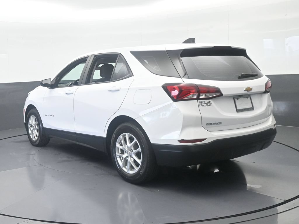 Used 2023 Chevrolet Equinox LS FWD image 4