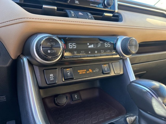 Used 2020 Toyota RAV4 Limited image 25