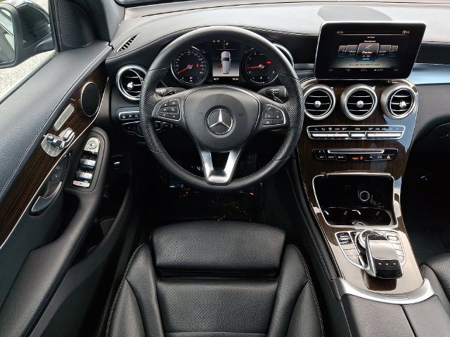 Used 2019 Mercedes-Benz GLC 300 4MATIC image 11