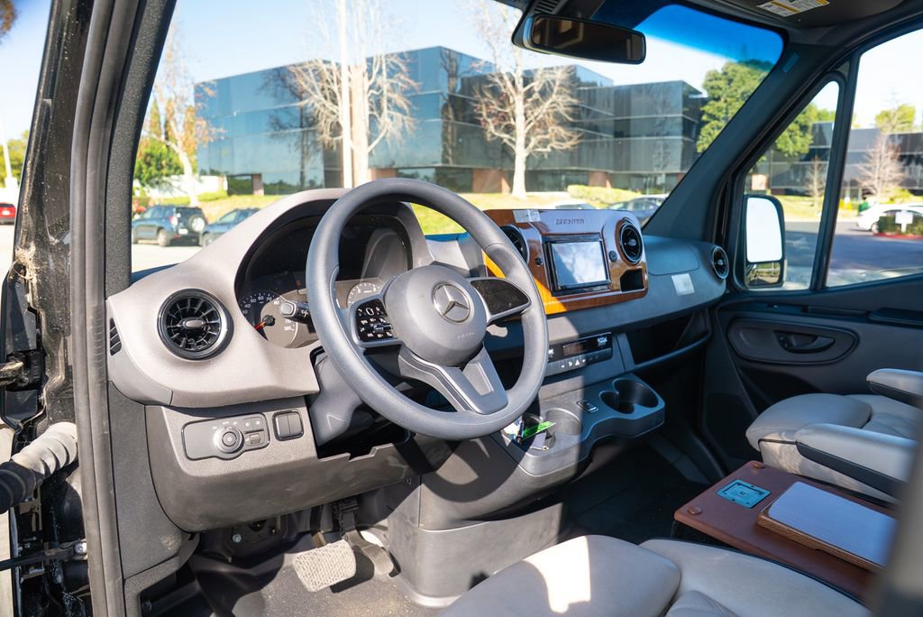 Used 2022 Mercedes-Benz Sprinter 3500 image 6