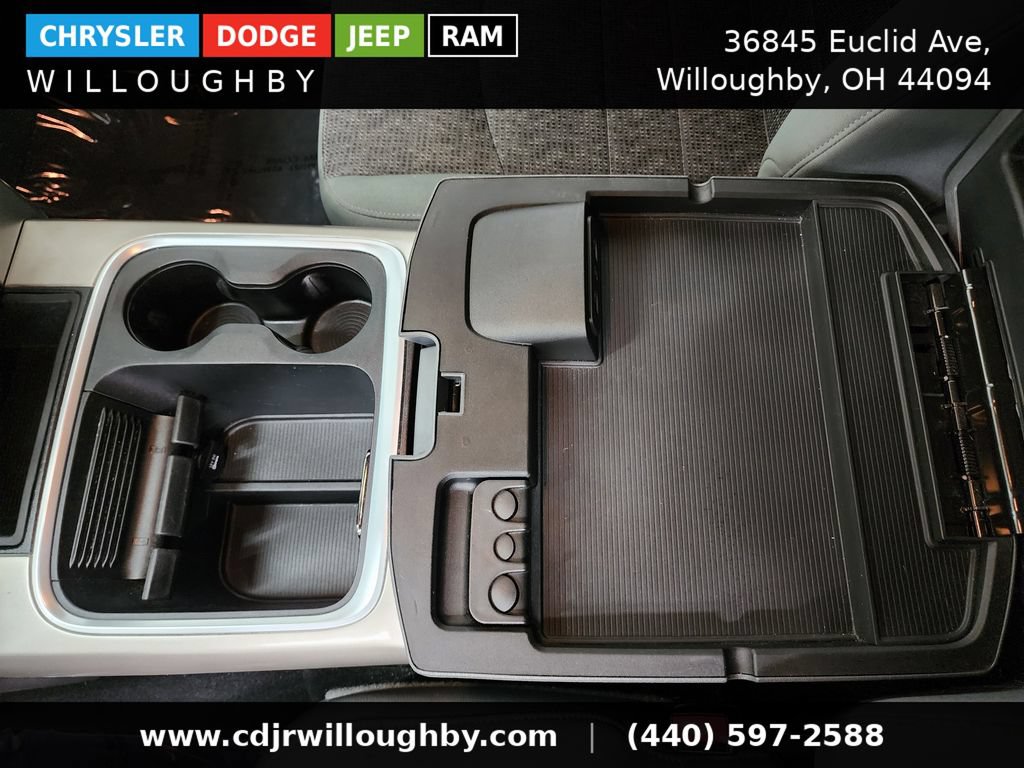 Used 2019 RAM 1500 Classic SLT w/ Black Appearance Group AWD/4WD image 25