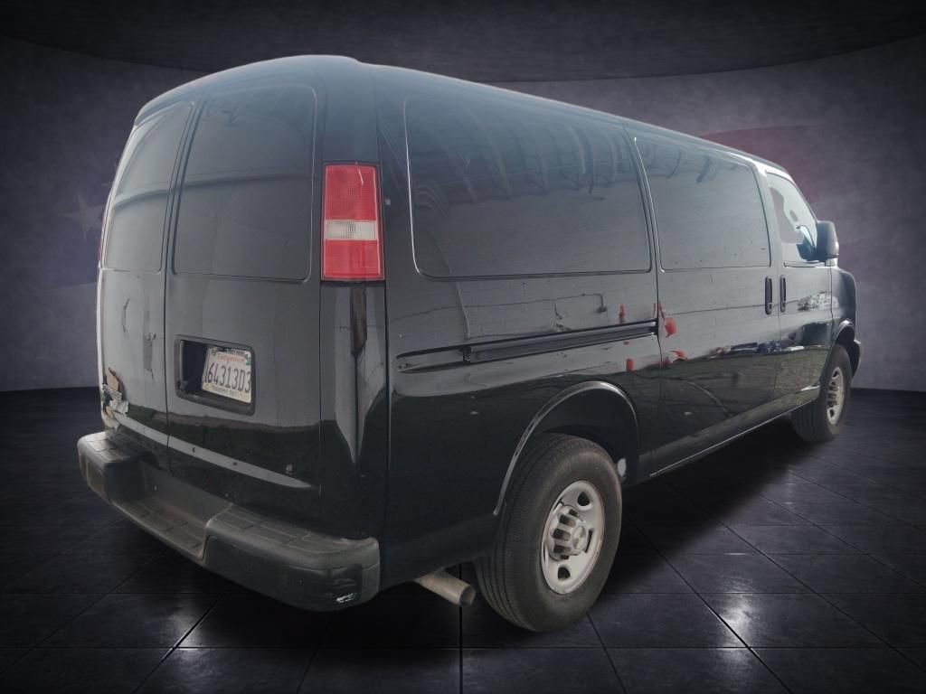 Used 2021 Chevrolet Express 2500 w/ Driver Convenience Package RWD image 5