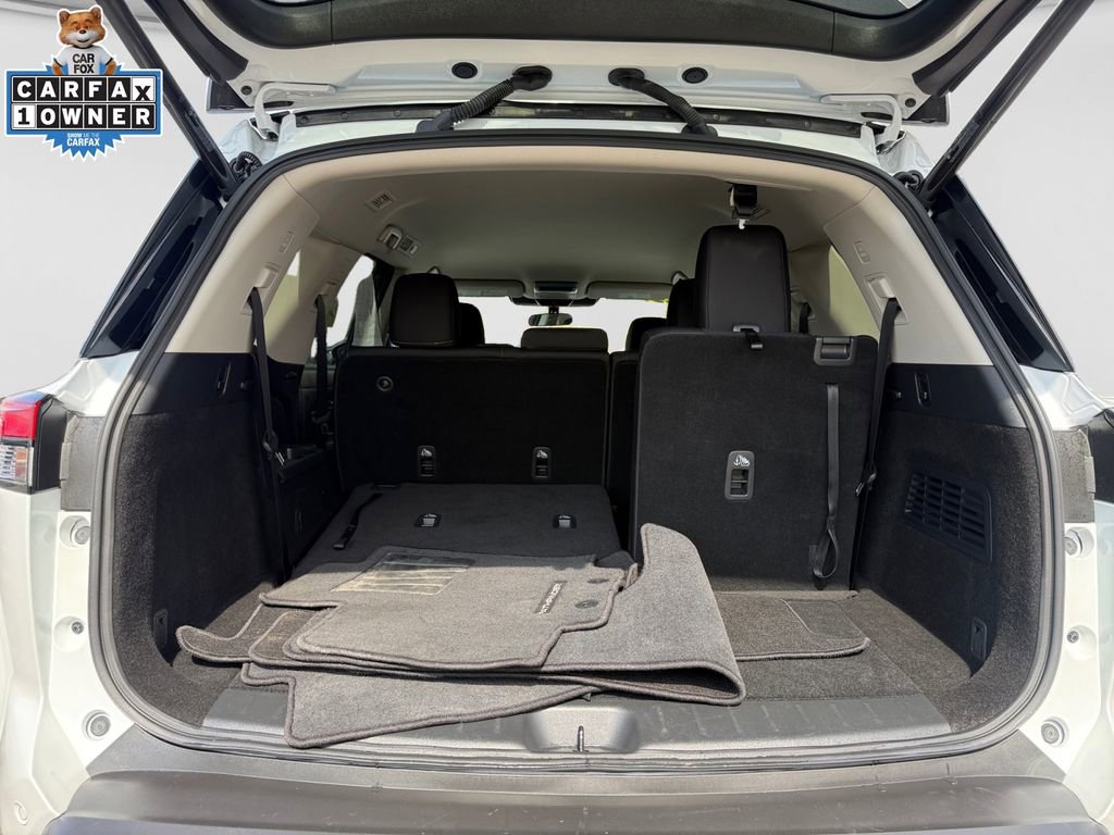 Certified 2025 Nissan Pathfinder SV image 18