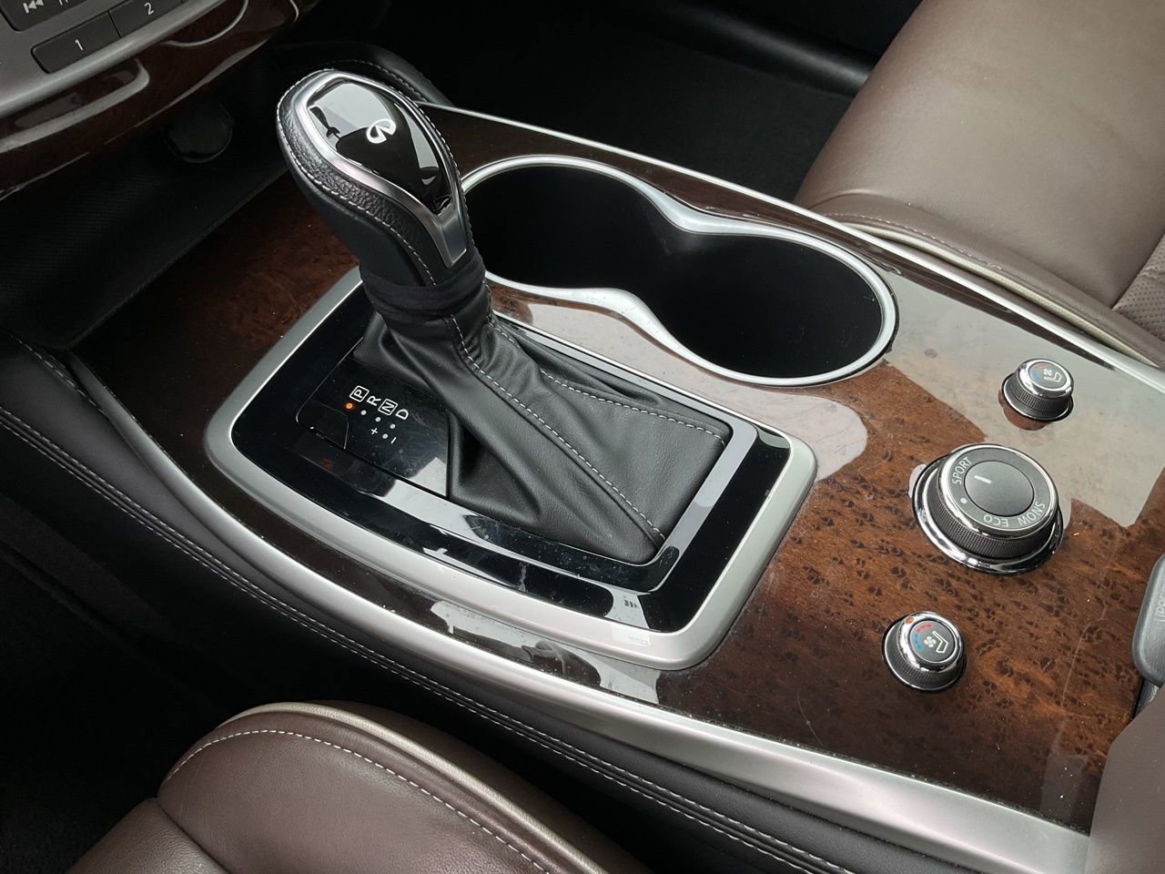 Used 2017 INFINITI QX60 FWD w/ Deluxe Technology Package image 51