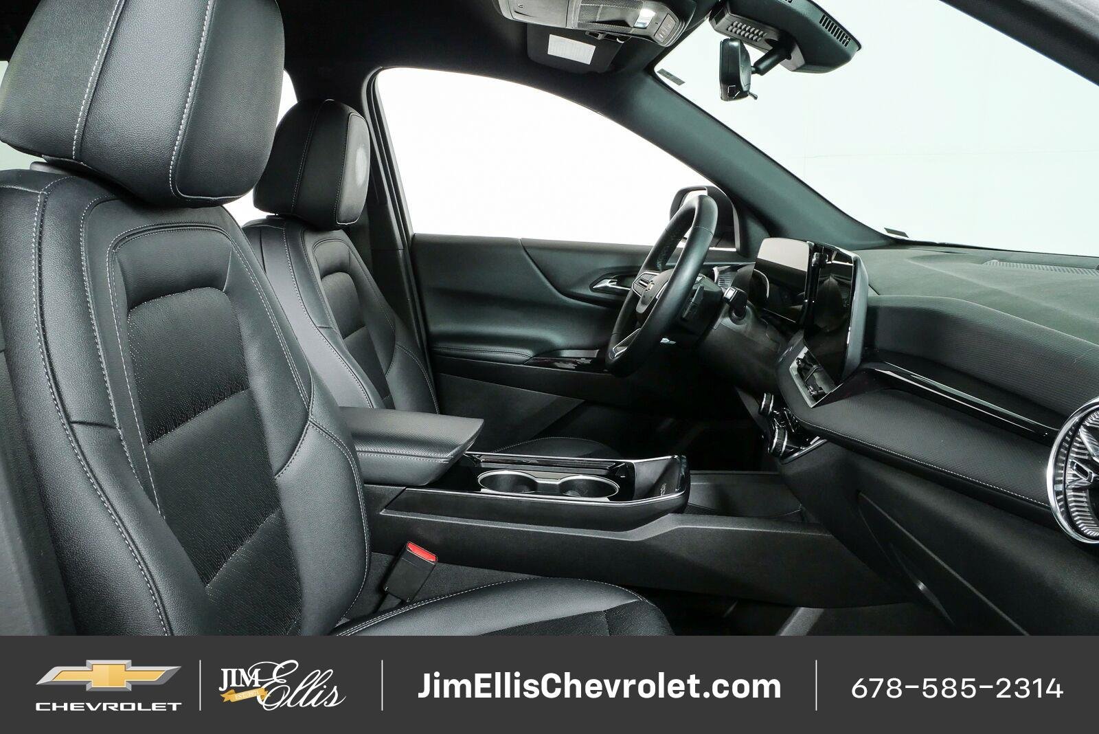 Used 2025 Chevrolet Equinox LT w/ Convenience Package II FWD image 23