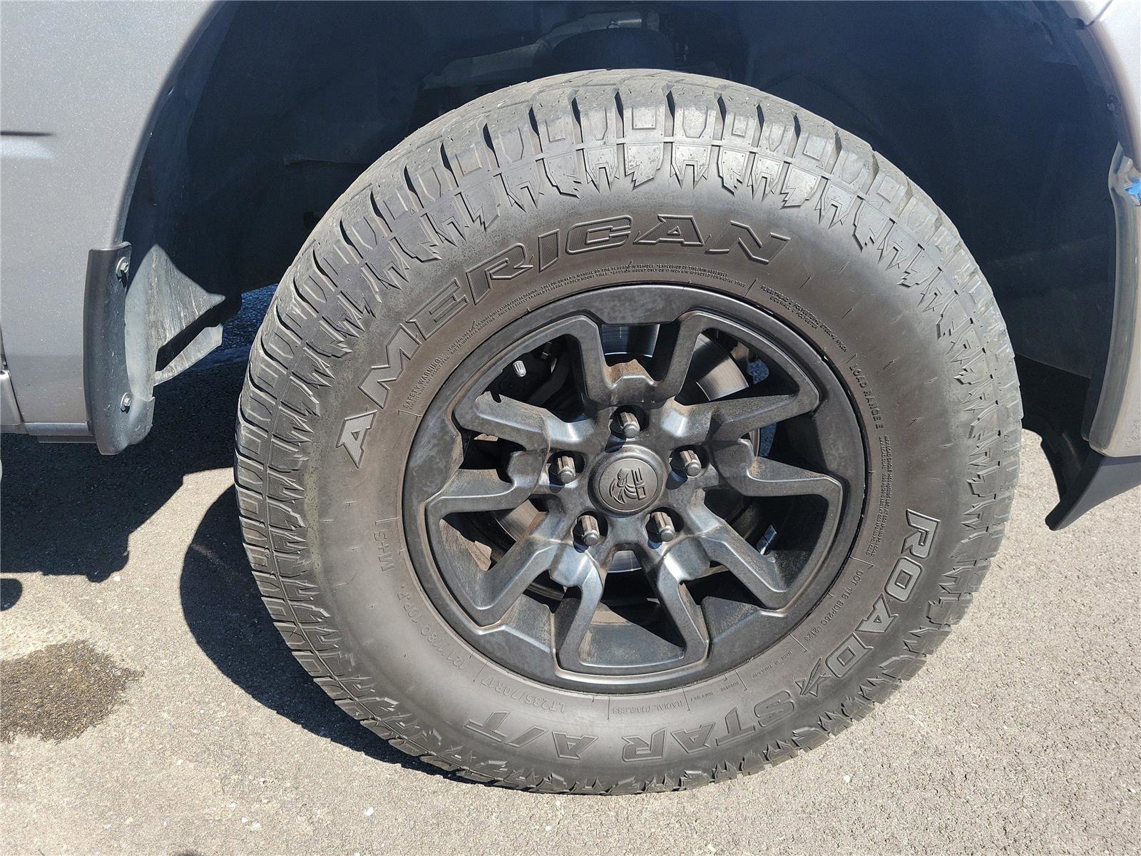 Used 2020 RAM 1500 Classic SLT AWD/4WD image 5