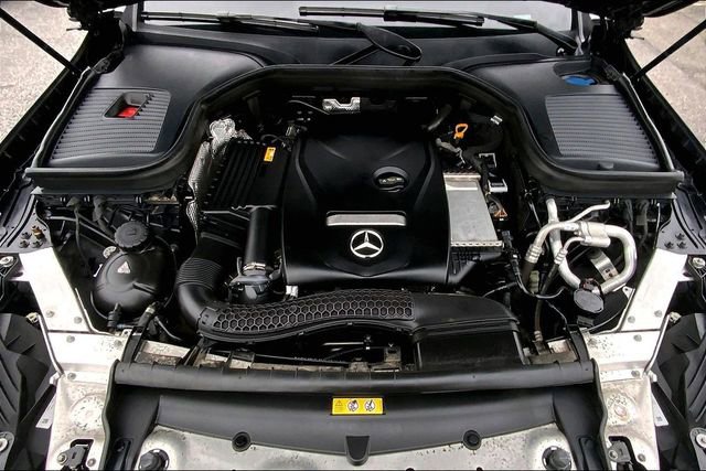 Used 2018 Mercedes-Benz GLC 300 4MATIC image 26