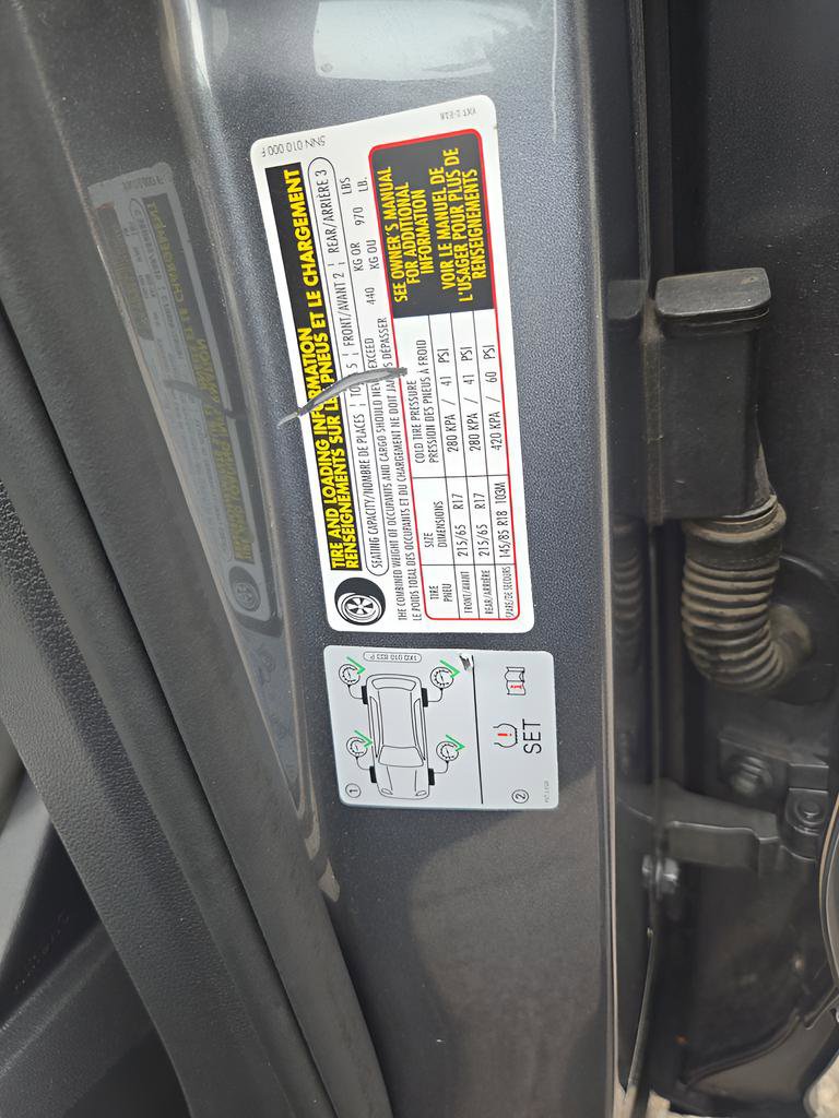 Used 2018 Volkswagen Tiguan SE w/ Panoramic Sunroof Package image 9