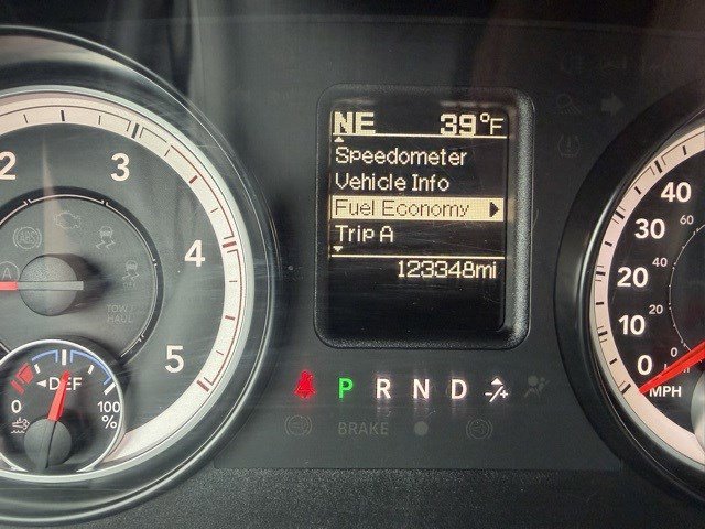 Used 2015 RAM 2500 Tradesman w/ Chrome Appearance Group image 16