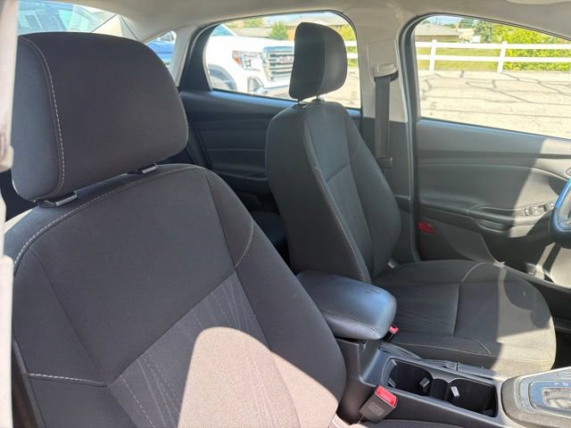 Used 2018 Ford Focus SE FWD image 21