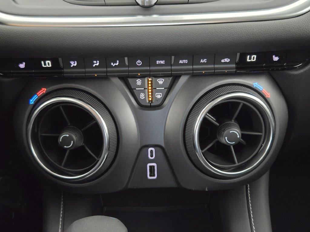 New 2026 Chevrolet Blazer LT w/ Midnight/Sport Edition FWD image 20