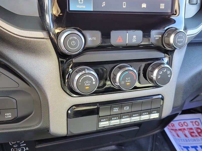Used 2025 RAM 3500 Tradesman w/ Chrome Appearance Group AWD/4WD image 20