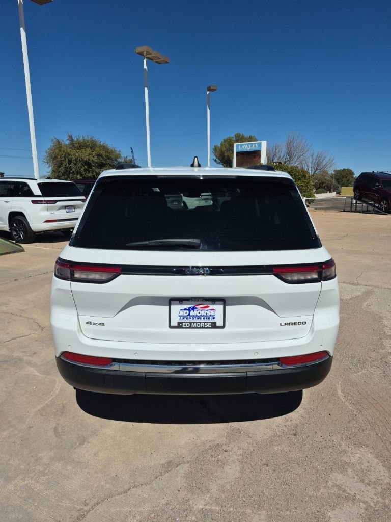 Used 2023 Jeep Grand Cherokee Laredo X image 6