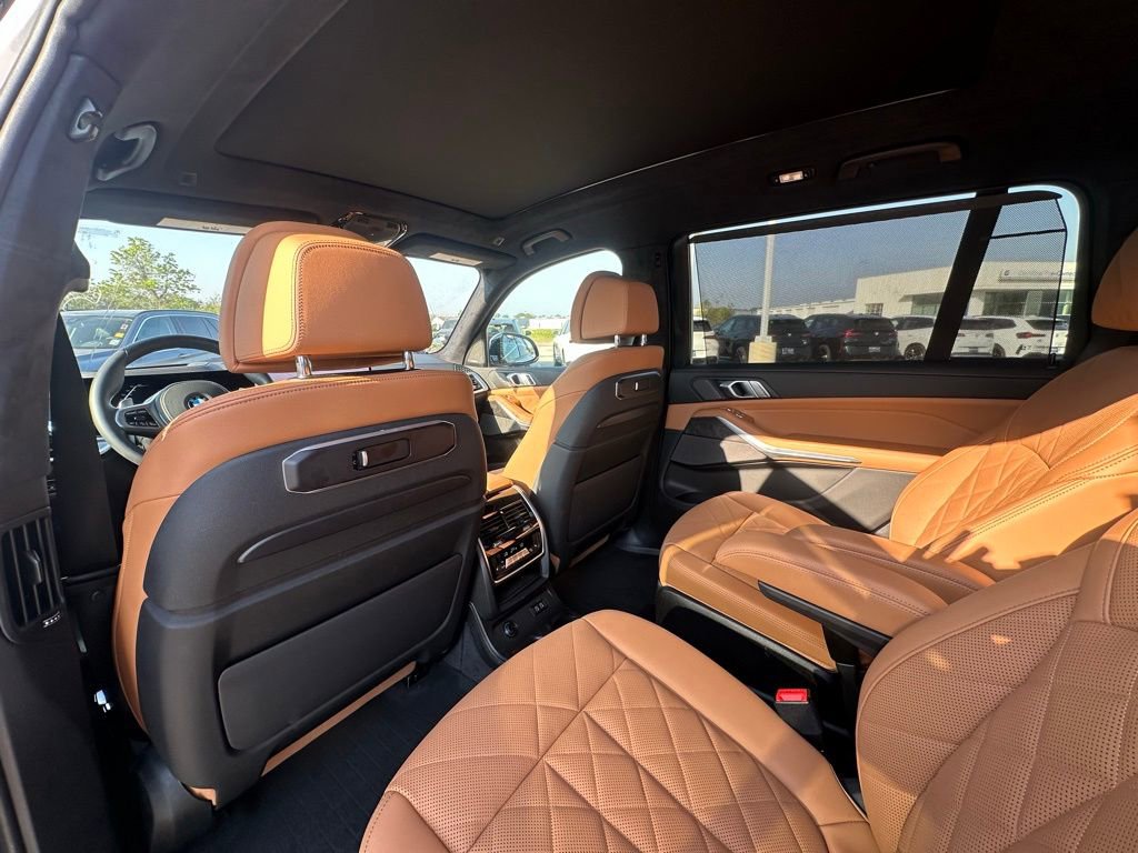 Certified 2024 BMW X7 xDrive40i w/ M Sport Package image 25