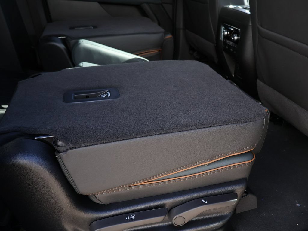 New 2026 GMC Yukon XL AT4 w/ AT4 Premium Plus Package AWD/4WD image 14