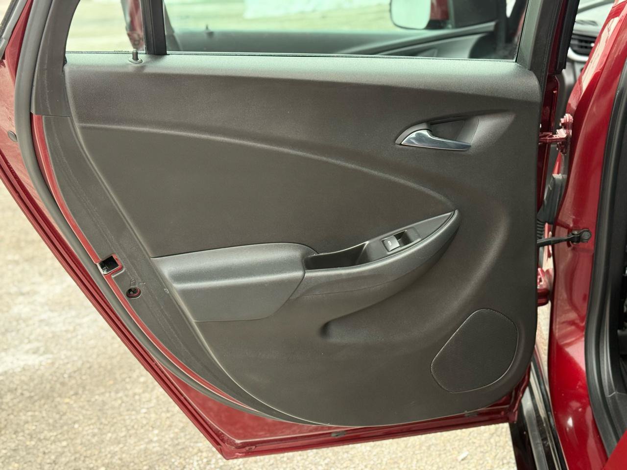 Used 2017 Chevrolet Volt LT w/ Comfort Package FWD image 38